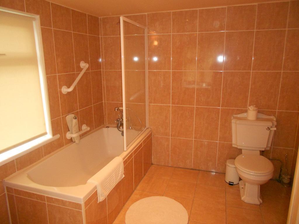 Tralia Farmhouse Self Catering Farranfore Quarto foto